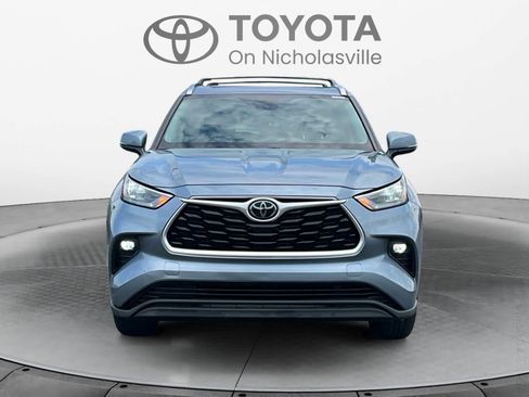 Used 2020 Toyota Highlander XLE AWD/4WD image 13