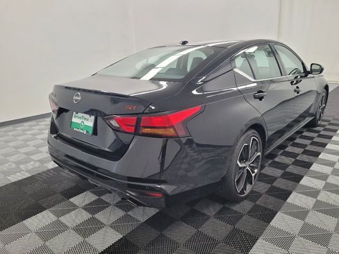 Used 2024 Nissan Altima 2.5 SR FWD image 9