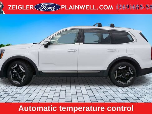 Used 2025 Kia Telluride S AWD/4WD image 2