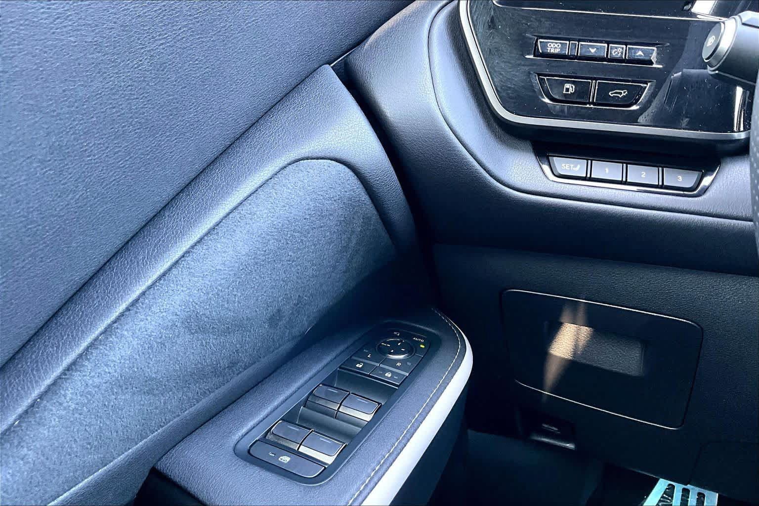 Used 2026 Lexus TX 500h AWD w/ Technology Package image 36