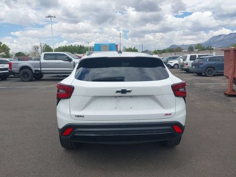 Used 2024 Chevrolet Trax RS w/ Sunroof Package FWD image 7