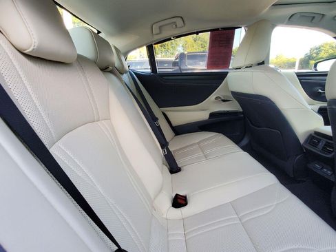 Used 2022 Lexus ES 350 Ultra Luxury w/ Accessory Package 2 FWD image 6