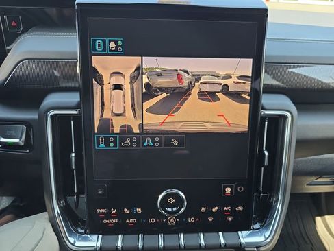 New 2026 GMC Yukon Elevation w/ Elevation Premium Package AWD/4WD image 17