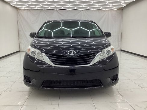 Used 2015 Toyota Sienna LE AWD/4WD image 5