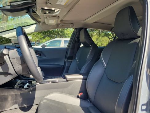 Used 2025 Toyota Prius Limited FWD image 18