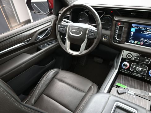 Used 2021 GMC Yukon Denali w/ Denali Ultimate Package image 24