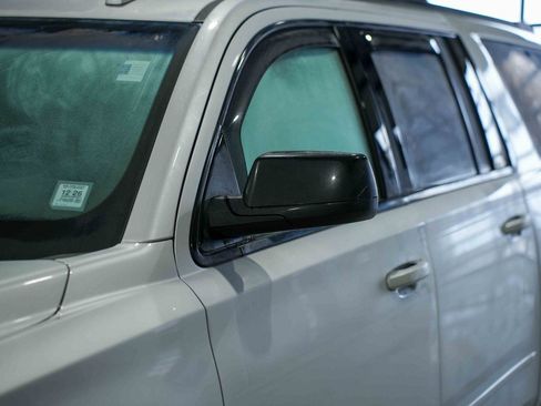 Used 2019 Chevrolet Suburban Premier image 10