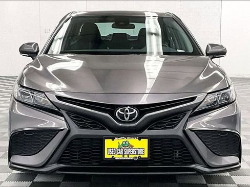 Used 2024 Toyota Camry SE image 4