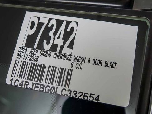 Used 2020 Jeep Grand Cherokee Limited AWD/4WD image 32