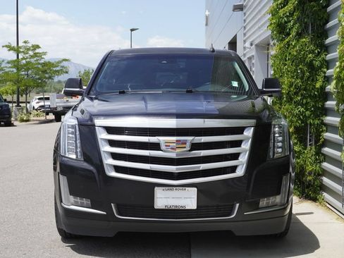 Used 2016 Cadillac Escalade ESV Luxury AWD/4WD image 5