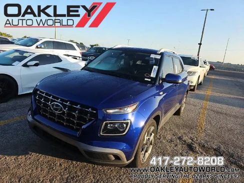 Used 2022 Hyundai Venue Limited FWD image 1