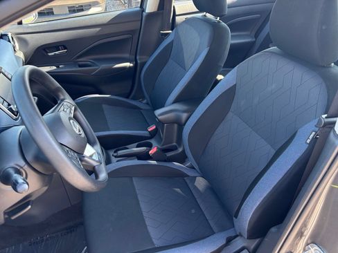 Used 2025 Nissan Versa SV FWD image 33