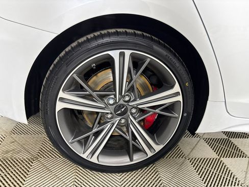 Used 2024 Genesis G70 2.5T w/ Sport Prestige Package RWD image 33