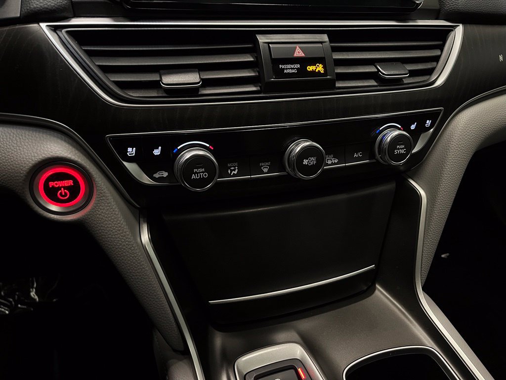 Used 2018 Honda Accord Touring image 8