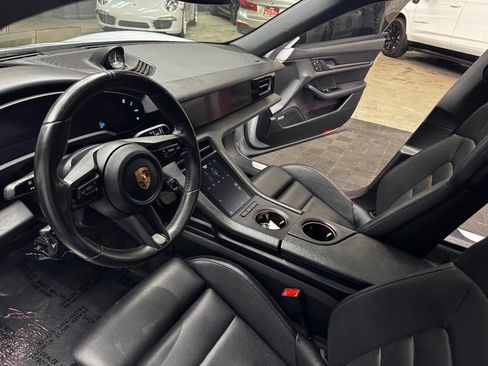 Used 2022 Porsche Taycan 4S image 30