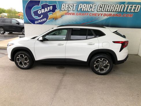Used 2025 Chevrolet Trax LT w/ Driver Confidence Package FWD image 5
