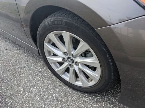 Used 2018 Toyota Camry LE image 8