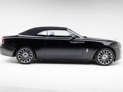 Used 2019 Rolls-Royce Dawn RWD image 31