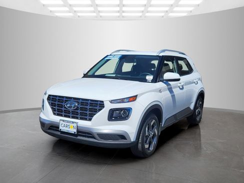Certified 2026 Hyundai Venue SEL FWD image 3