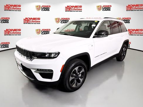 Used 2023 Jeep Grand Cherokee 4WD 4xe image 16