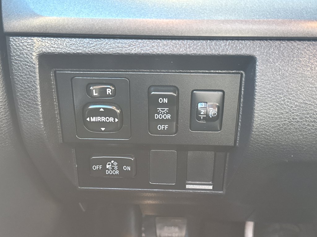 Used 2015 Toyota Tundra SR5 AWD/4WD image 30