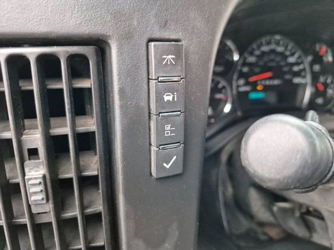 Used 2016 Chevrolet Express 2500 Extended RWD image 16