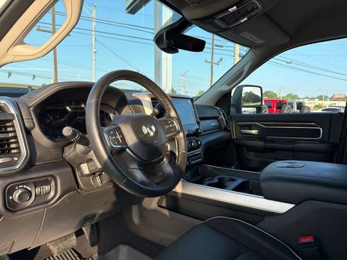 Used 2024 RAM 3500 Laramie AWD/4WD image 36