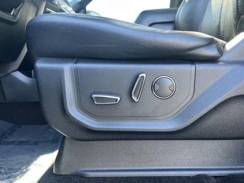 Used 2019 Ford Expedition Limited w/ Equipment Group 302A AWD/4WD image 10