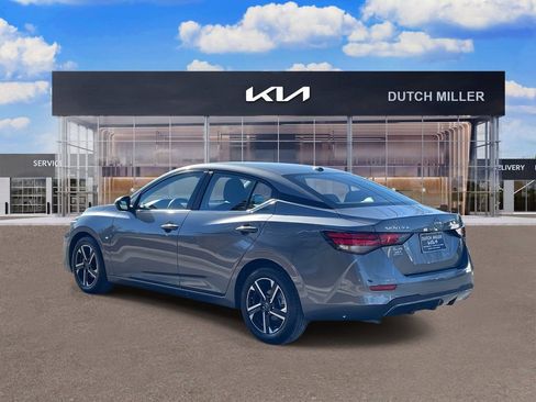 Used 2024 Nissan Sentra SV image 5