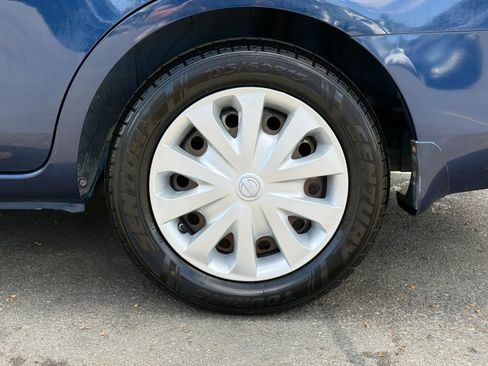 Used 2012 Nissan Versa SV FWD image 12