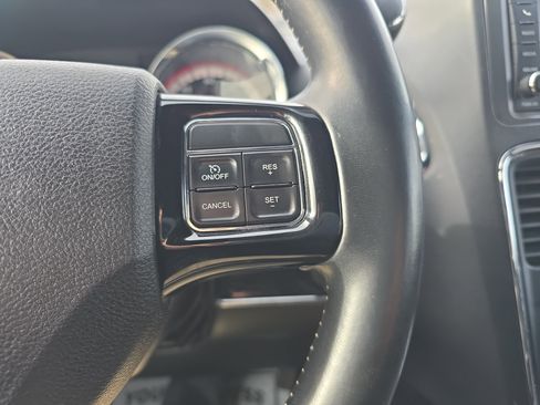 Used 2019 Dodge Grand Caravan SE image 22