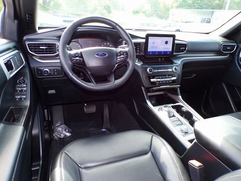 Used 2020 Ford Explorer XLT w/ Equipment Group 202A image 20