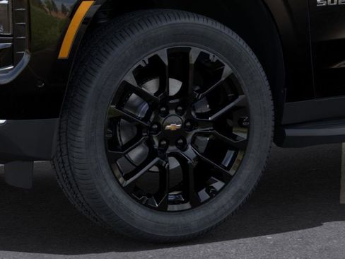 New 2025 Chevrolet Suburban LS image 9