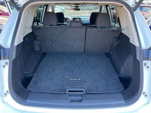 Used 2025 Nissan Rogue SV FWD image 28