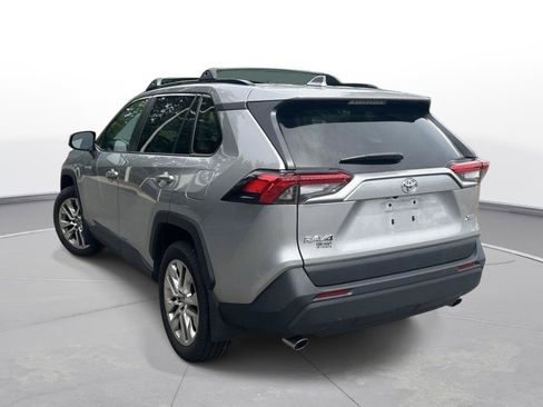 Used 2024 Toyota RAV4 XLE Premium FWD image 8