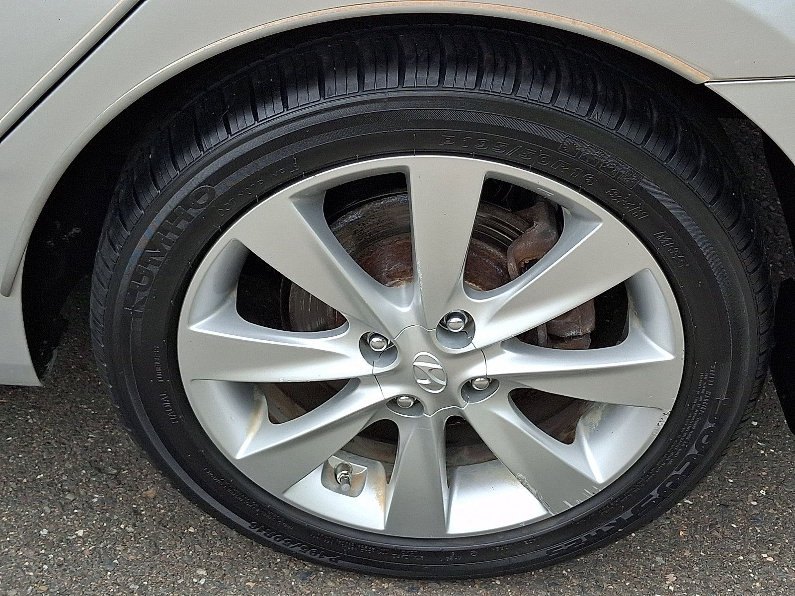 Used 2013 Hyundai Accent GLS w/ Premium Pkg FWD image 10
