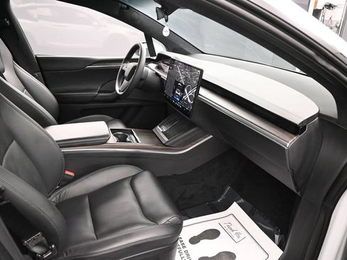 Used 2023 Tesla Model X AWD/4WD image 34