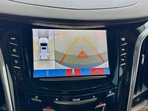 Used 2017 Cadillac Escalade Premium Luxury AWD/4WD image 10
