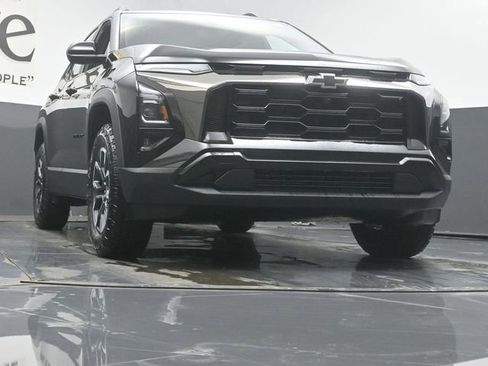 New 2026 Chevrolet Equinox ACTIV w/ Convenience Package III image 3