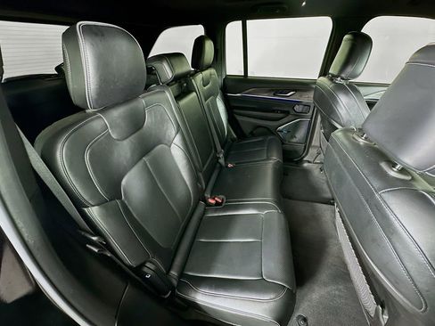 Certified 2023 Jeep Grand Cherokee Overland image 39