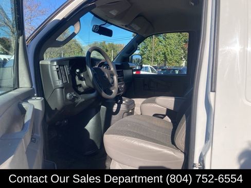 Used 2022 GMC Savana 2500 w/ Driver Convenience Package image 11