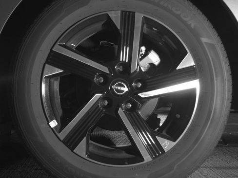 Used 2025 Nissan Sentra SV image 14