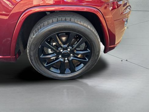 Used 2019 Jeep Grand Cherokee Altitude RWD image 34