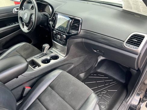 Used 2019 Jeep Grand Cherokee Altitude AWD/4WD image 21