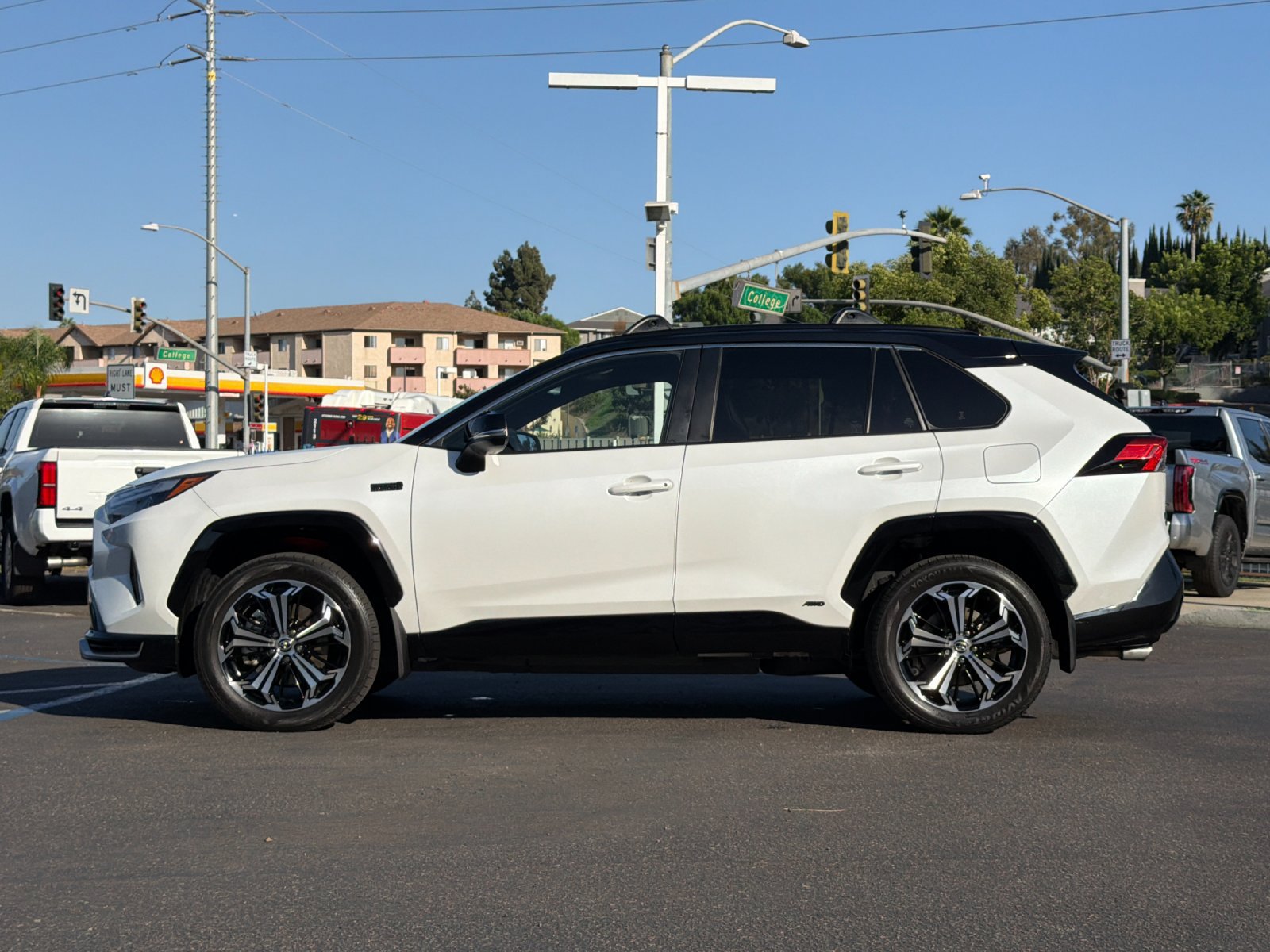Used 2024 Toyota RAV4 XSE w/ Weather Package AWD/4WD image 2