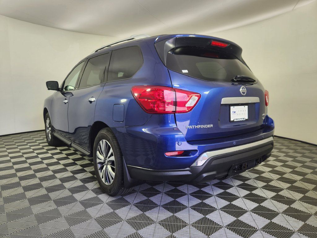 Used 2020 Nissan Pathfinder SL AWD/4WD image 3