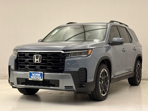 New 2026 Honda Pilot Touring image 2