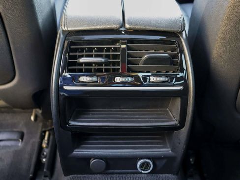 Used 2019 BMW 530e image 28