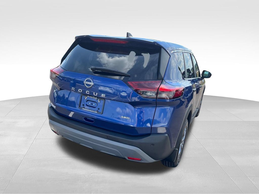 Used 2023 Nissan Rogue S AWD/4WD image 5