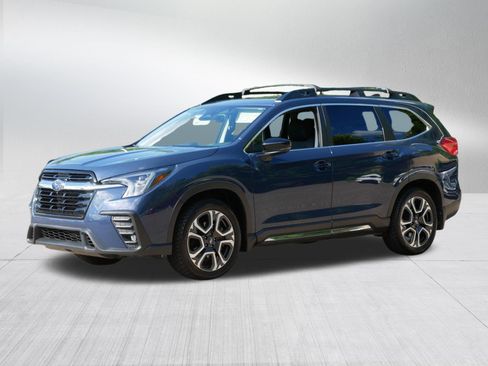 Used 2024 Subaru Ascent Limited w/ Technology Package AWD/4WD image 3